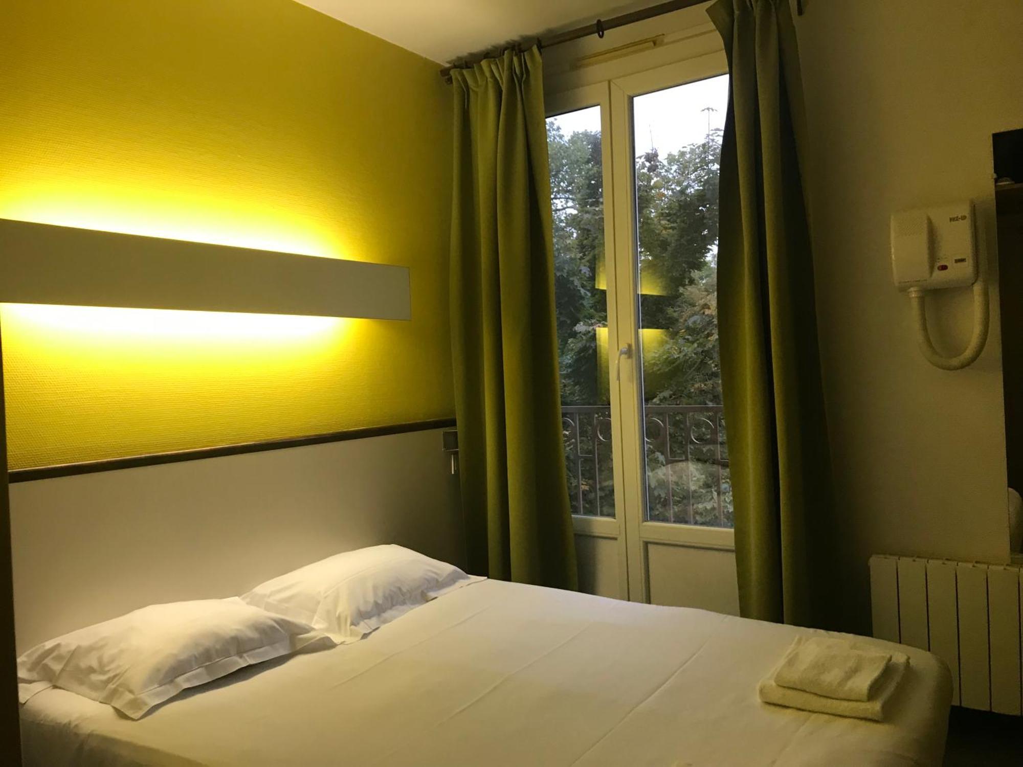 Hotel Couleurs Sud Centre-Ville Gare Charleville-Mezieres Luaran gambar