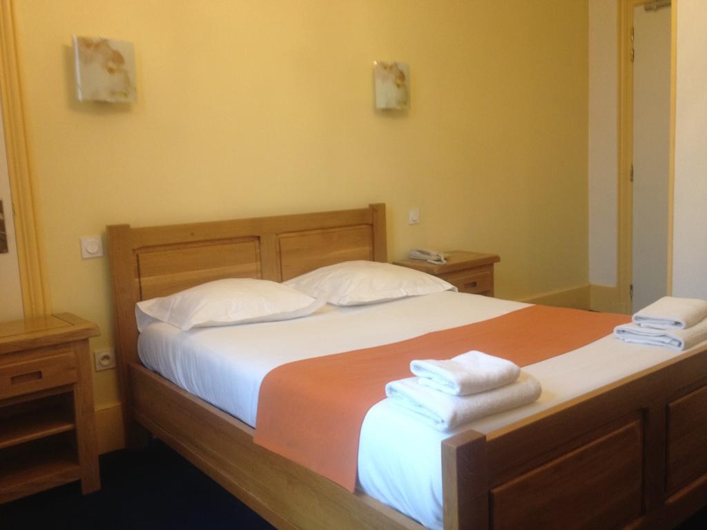 Hotel Couleurs Sud Centre-Ville Gare Charleville-Mezieres Bilik gambar